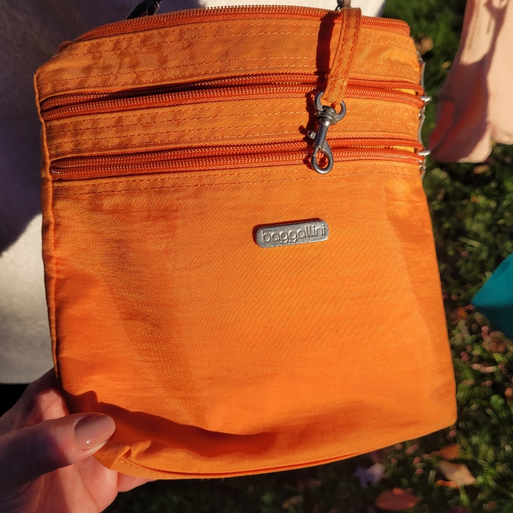 BAGGALLINI crossbody orange/tangerine color Nylon bag purse
